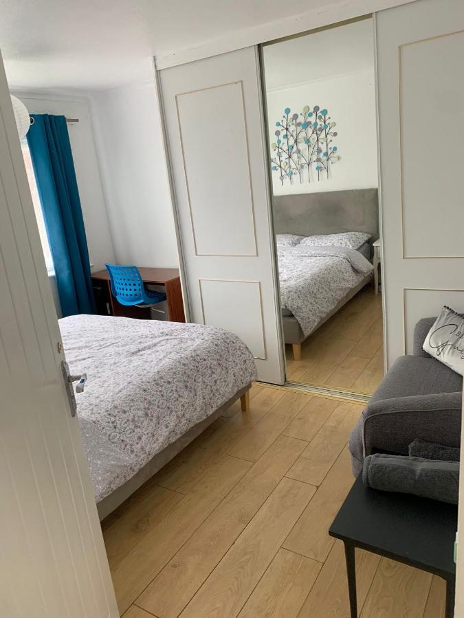 Beaconsfield 4 Bedroom House In Quiet And A Very Pleasant Area, Near London Luton Airport With Free Parking, Fast Wifi, Smart Tv Экстерьер фото